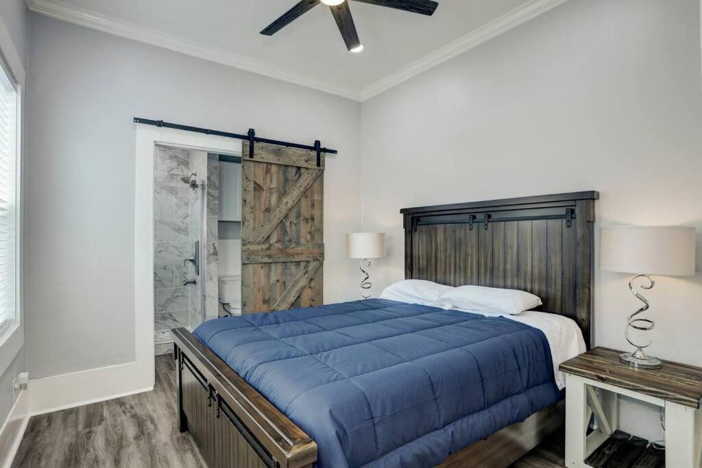Renovated Beach Bungalow! Galveston Exterior photo