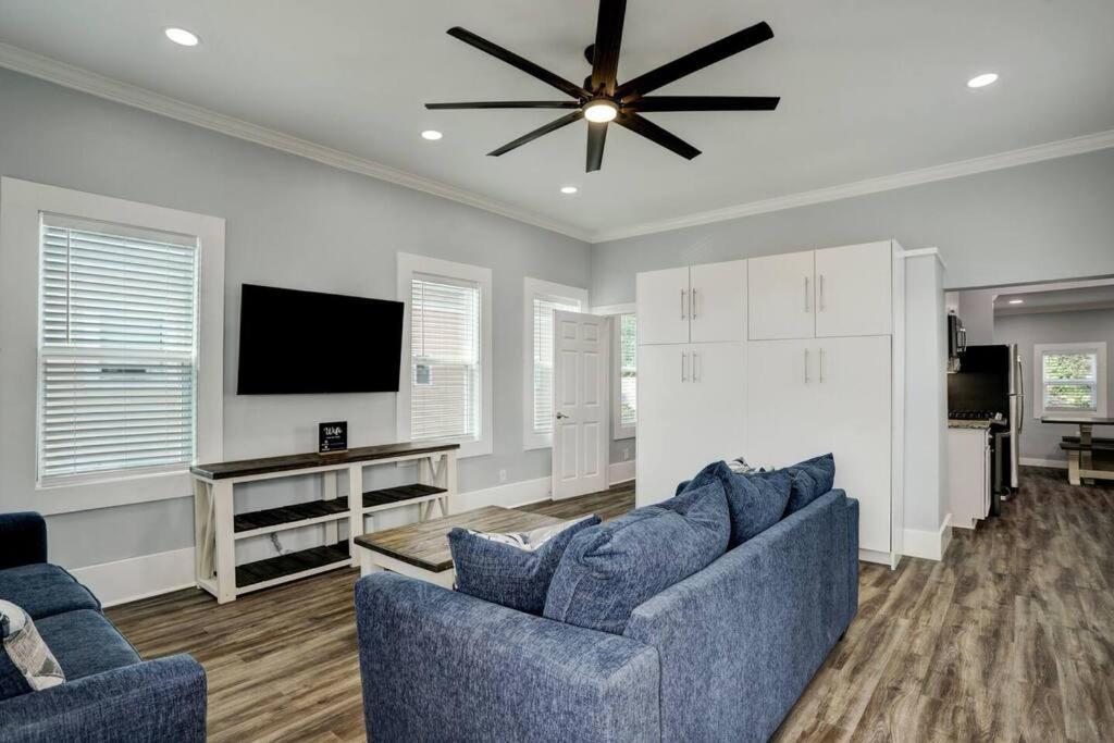 Renovated Beach Bungalow! Galveston Exterior photo