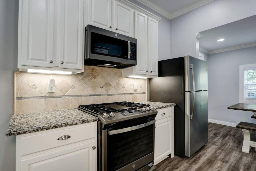 Renovated Beach Bungalow! Galveston Exterior photo