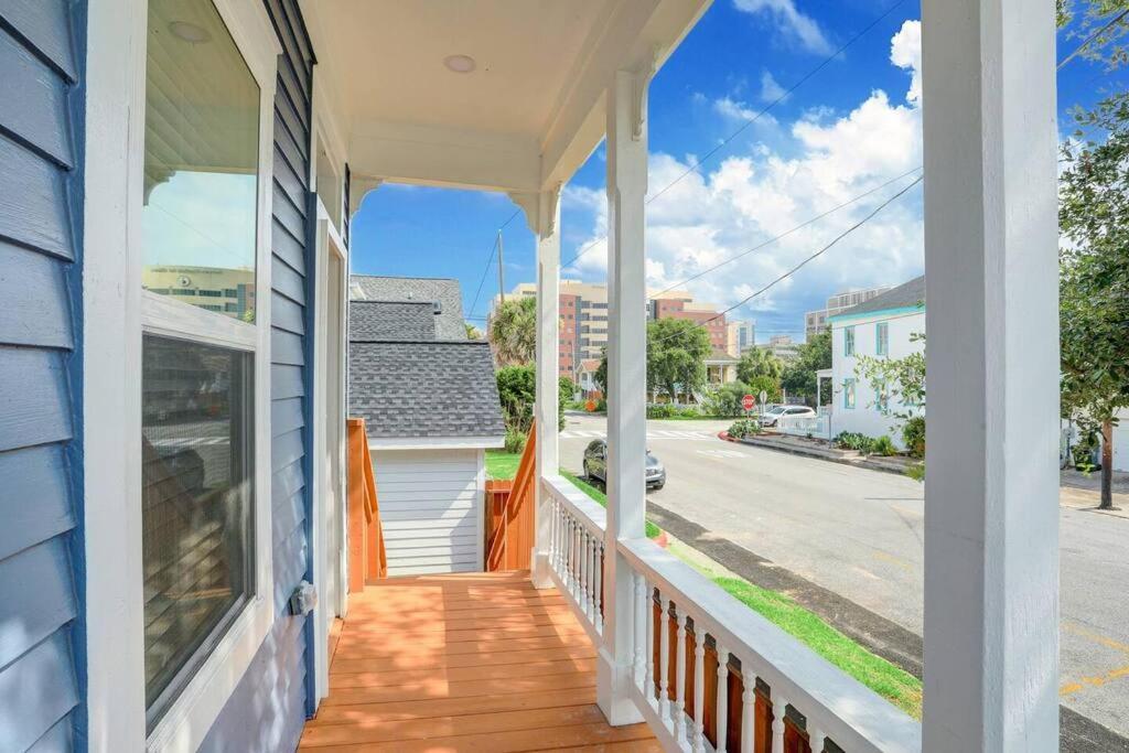 Renovated Beach Bungalow! Galveston Exterior photo