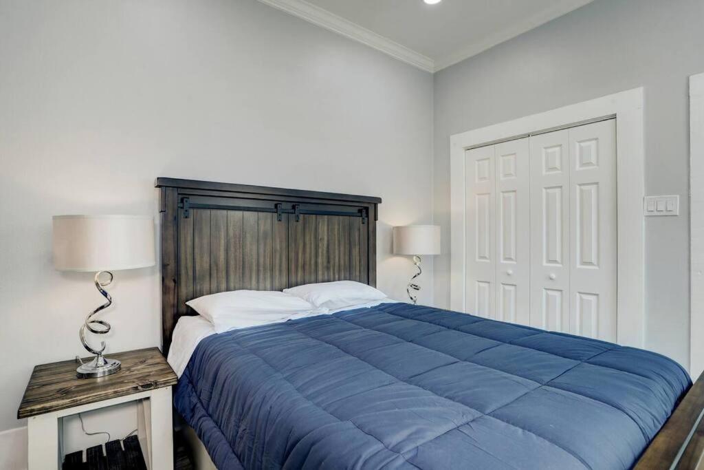 Renovated Beach Bungalow! Galveston Exterior photo